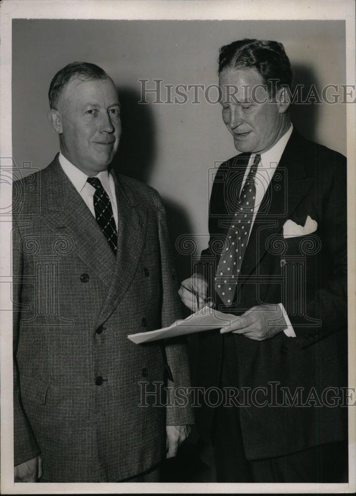 Load image into Gallery viewer, 1937 Press Photo F.G. Todd &amp; John Hamilton at Republican Committee Meeting, D.C.
