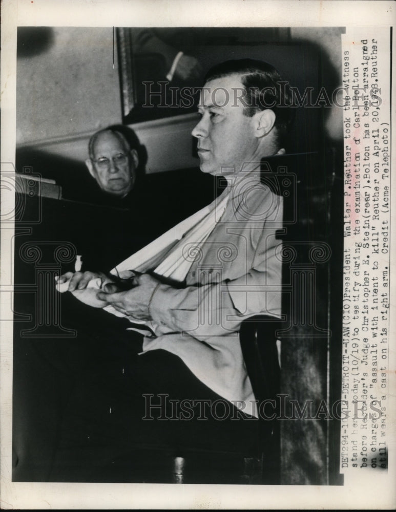 Load image into Gallery viewer, 1948 Press Photo Walter Reuther Testifies in Carl Bolton Examination, Detroit
