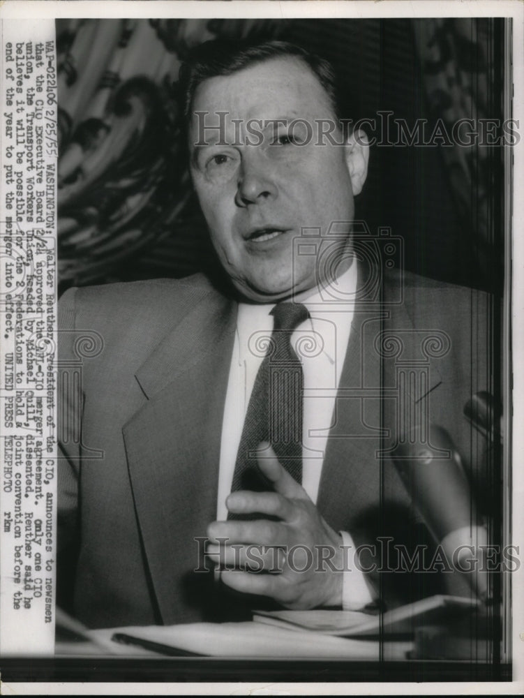 1955 Press Photo Walter Reuther of United Auto Workers Announces Merger to Press