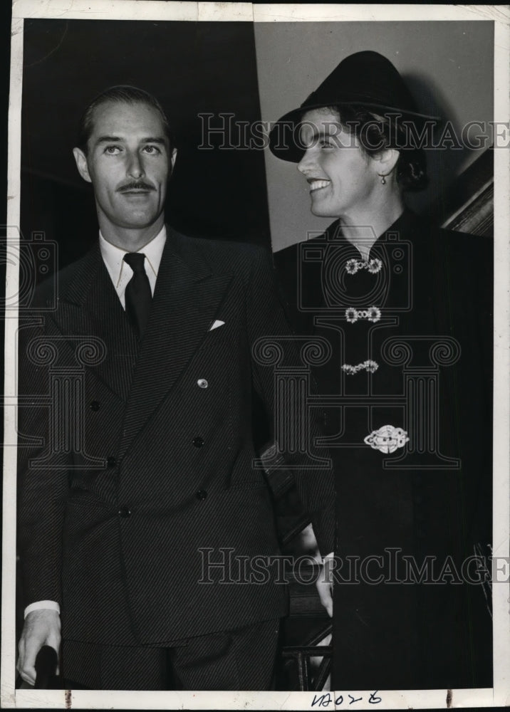 1939 Press Photo Richard Gulley & Filomena Renzi in Court, Los Angeles