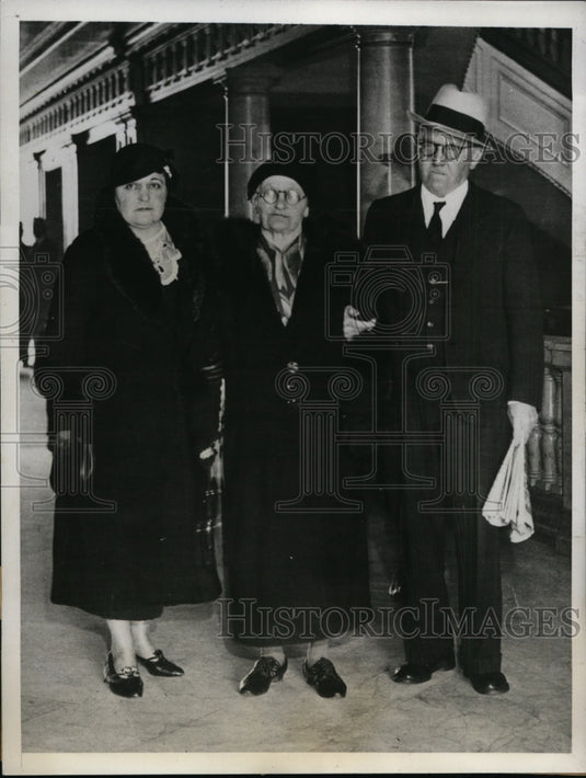1933 Press Photo Relatives of Prisoner Tom Mooney After Trial Postponement