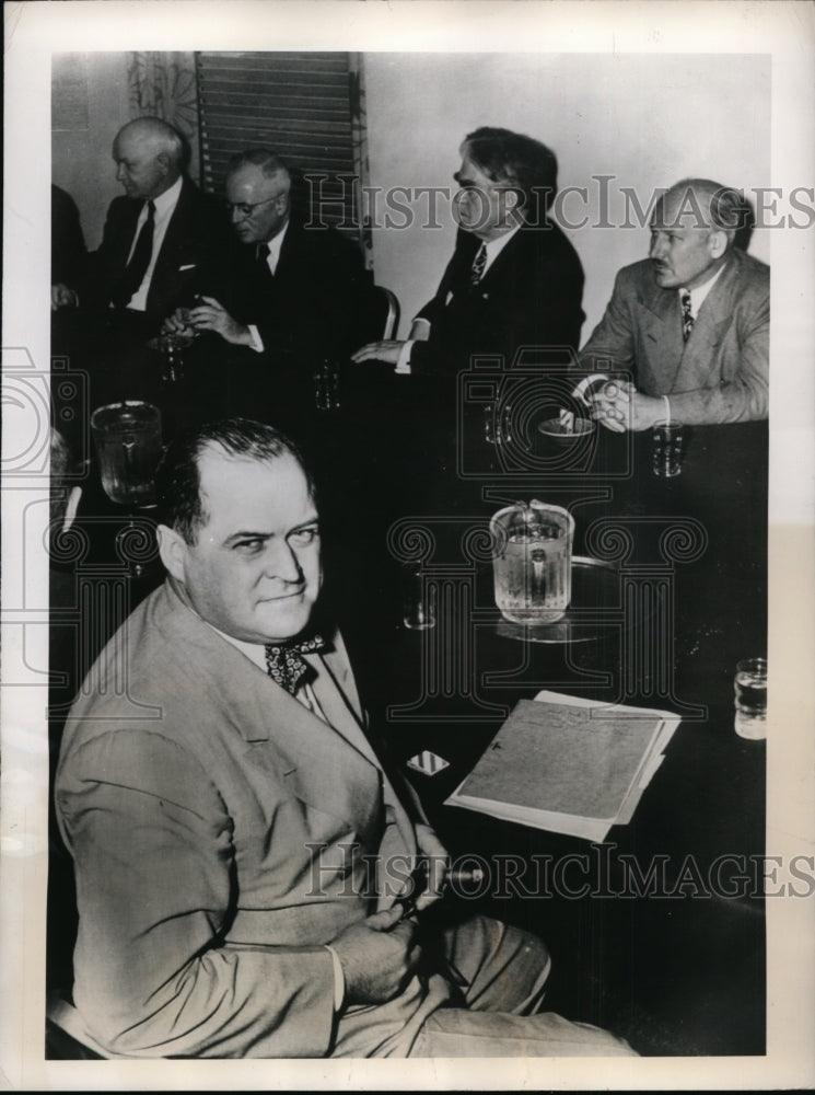 1948 Press Photo John L. Lewis Complying With a Bargaining Order Issued by Feds