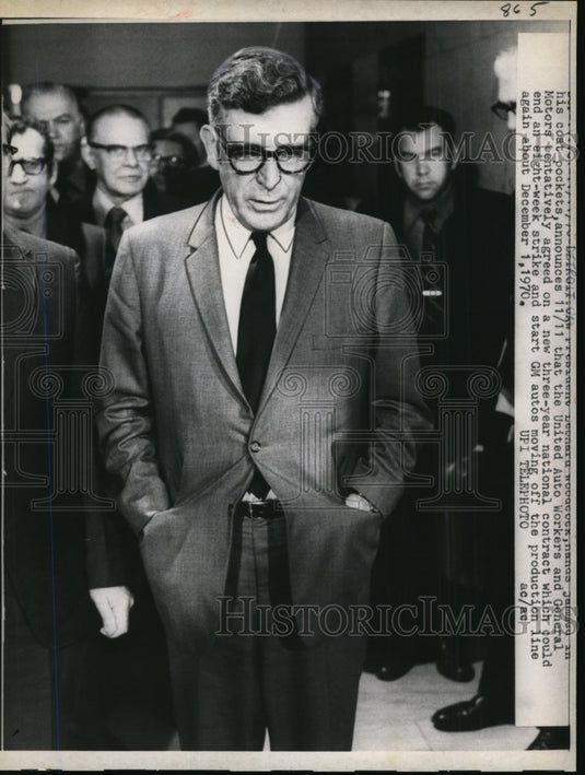 1970 Press Photo Leonard Woodcock of UAW in Detroit Press Conference - nef16793