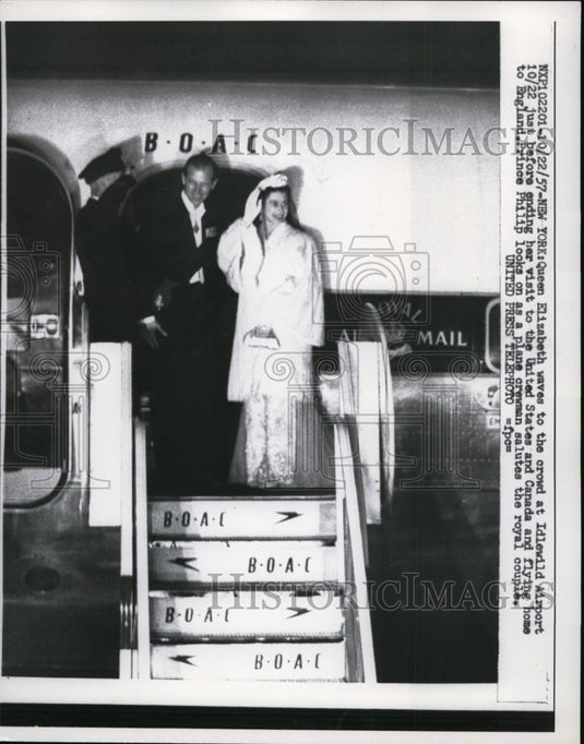 1957 Press Photo Queen Elizabeth II & Prince Philip Board Plane Idlewild Airport- Historic Images