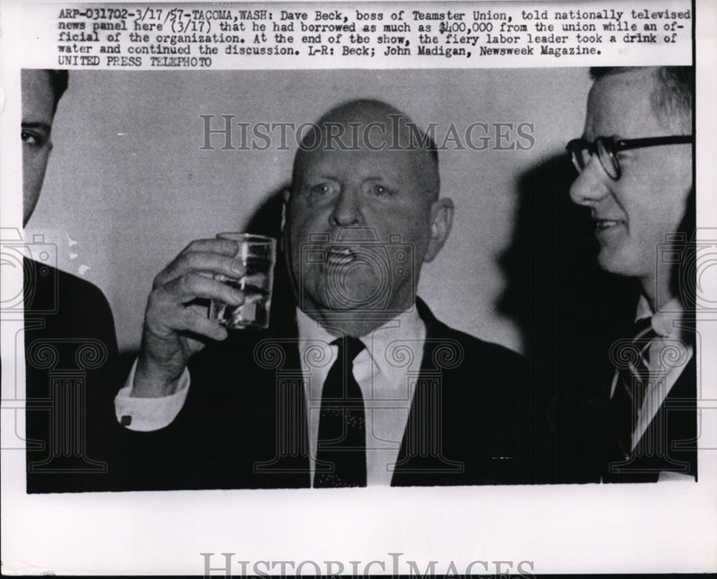 Load image into Gallery viewer, 1957 Press Photo Dave Beck of Teamsters Union at Televised News Panel
