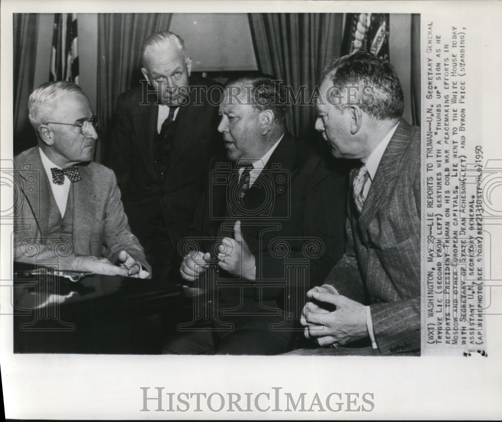 1950 Press Photo Trygve Lie Gives Thumbs Up as He Reports to President Truman