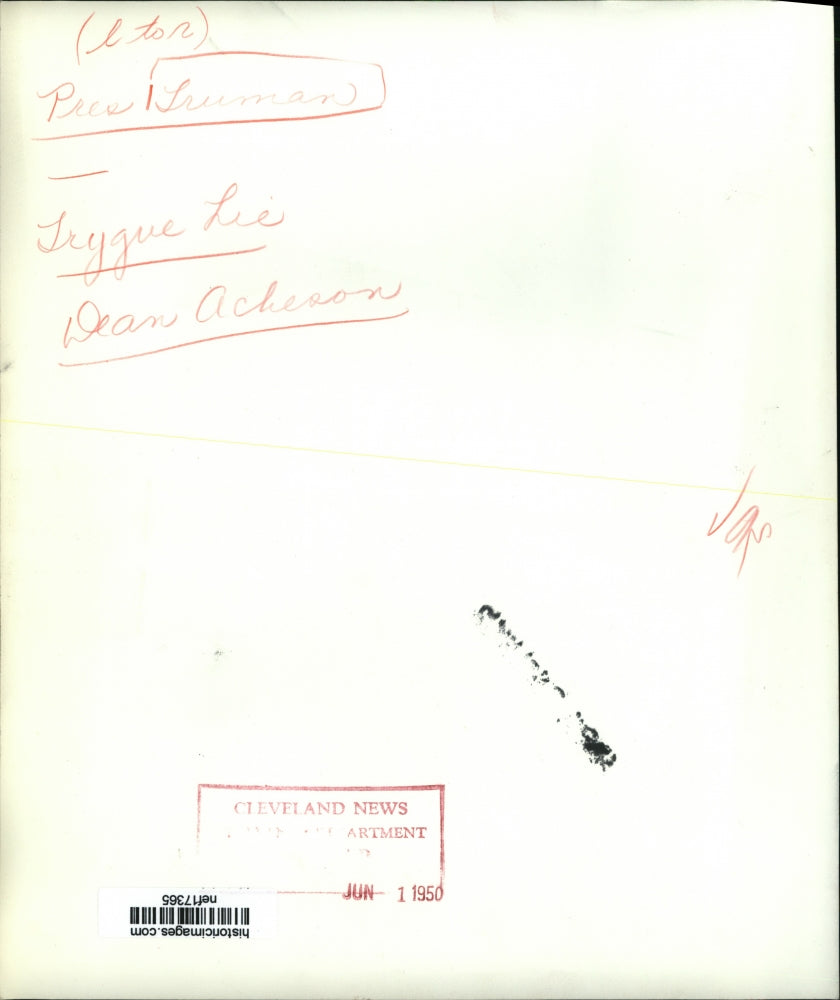 1950 Press Photo Trygve Lie Gives Thumbs Up as He Reports to President Truman