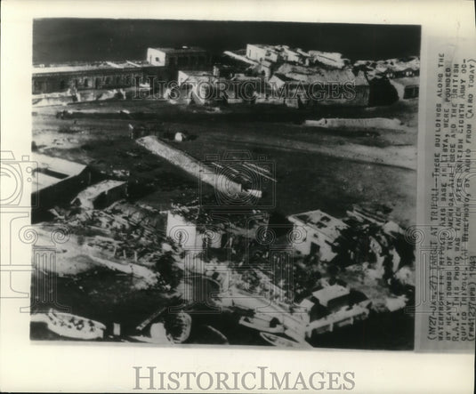 1943 Press Photo American Air Force Bomb Buildings in Tripoli Axis Base in Libya