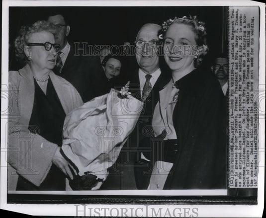 1956 Press Photo Margaret Truman & Parents in Independence, Missouri - nef17419