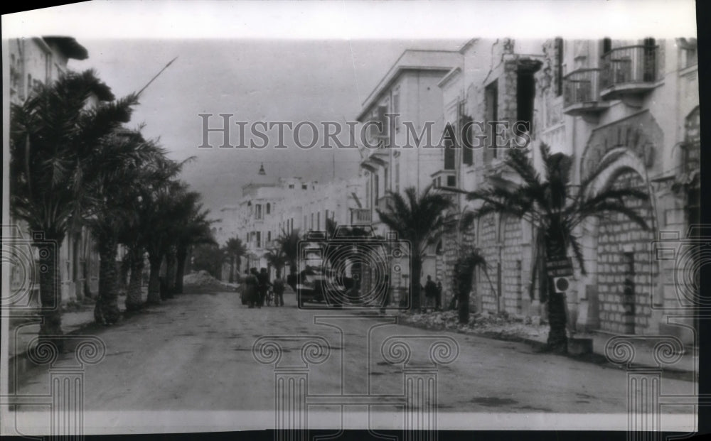 1942 Press Photo Bomb Damage in Bengasi, Libya World War II - nef17450