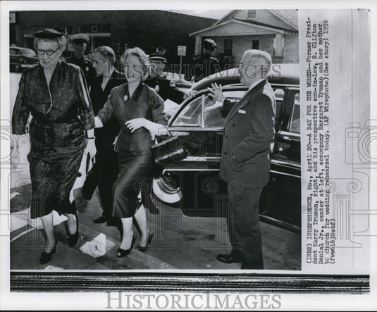 1956 Press Photo Harry Truman & E. Clifton Daniel Jr., Margaret Truman, Missouri