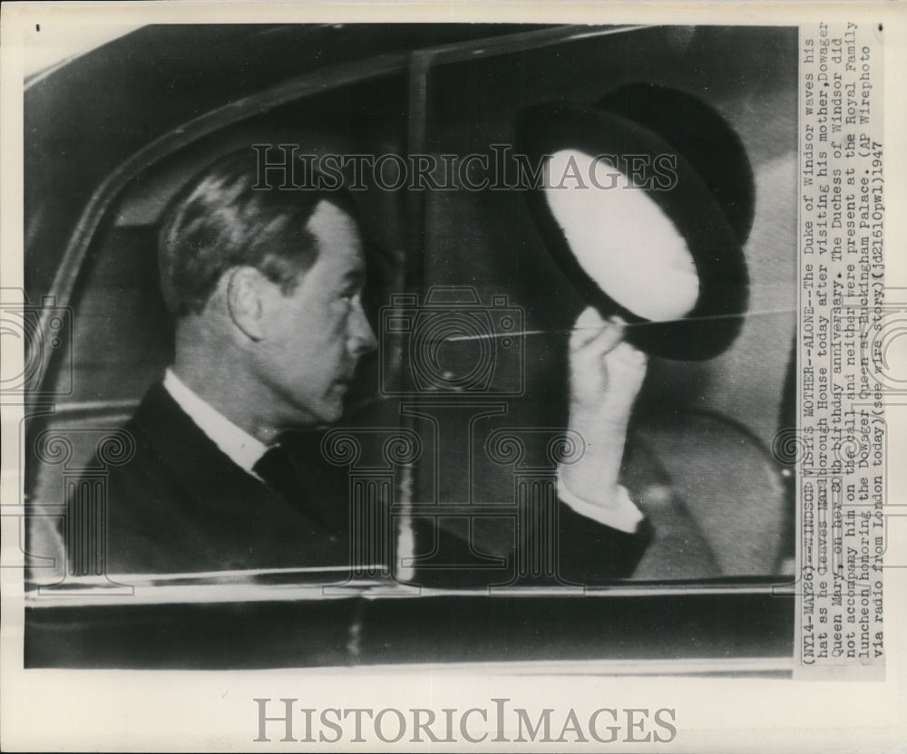 1947 Press Photo Duke of Windsor Leaving Marlborough House - nef17472