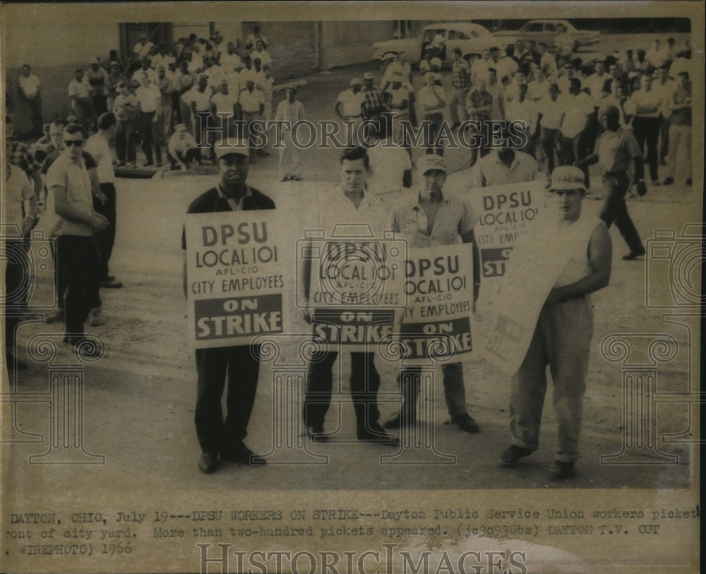 1966 Press Photo Dayton Public Service Workers on Strike, Ohio - nef17527