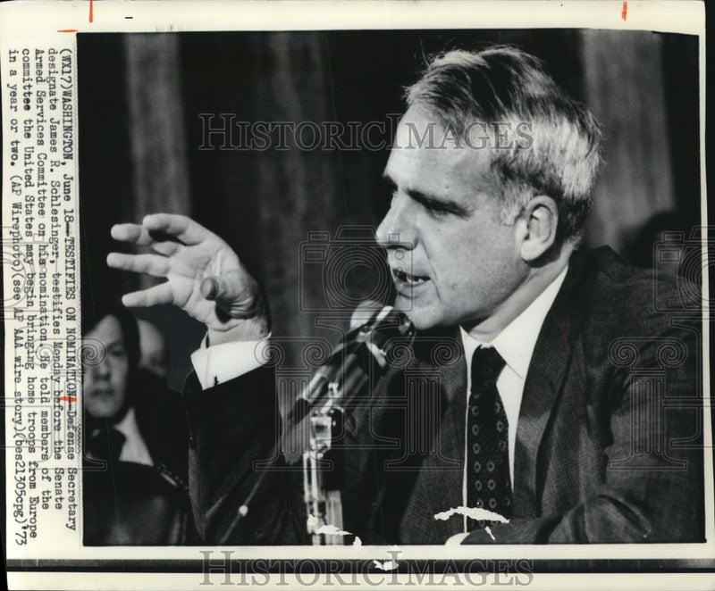 Load image into Gallery viewer, 1973 Press Photo James R.Schlesinger, Defense Sec. appeared at Senate Hearing

