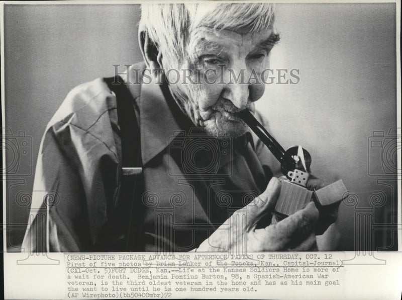 Load image into Gallery viewer, 1972 Press Photo Vietnam War Veteran at Kansas soldiers Home, Fort Dodge
