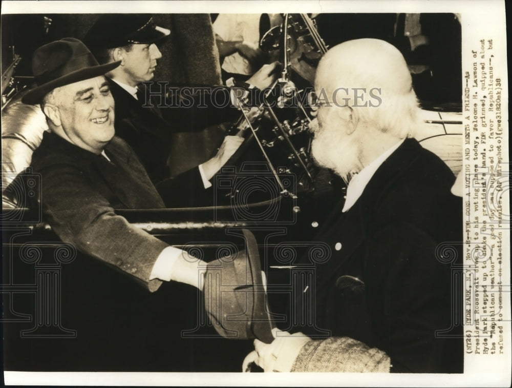 1938 Press Photo Franklin Roosevelt Shakes Hands with Welcome H. Lawson