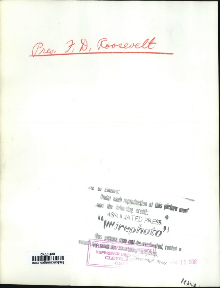 1938 Press Photo Franklin Roosevelt Shakes Hands with Welcome H. Lawson