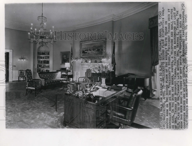 Load image into Gallery viewer, 1952 Press Photo White House Second Story Study Interior, Washington, DC
