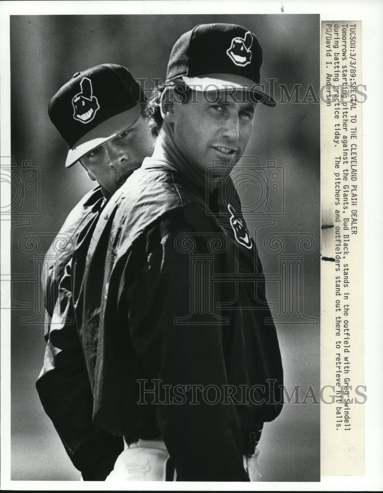 1989 Press Photo Bud Black stands in the outfield with Greg Swindell - nef18193- Historic Images