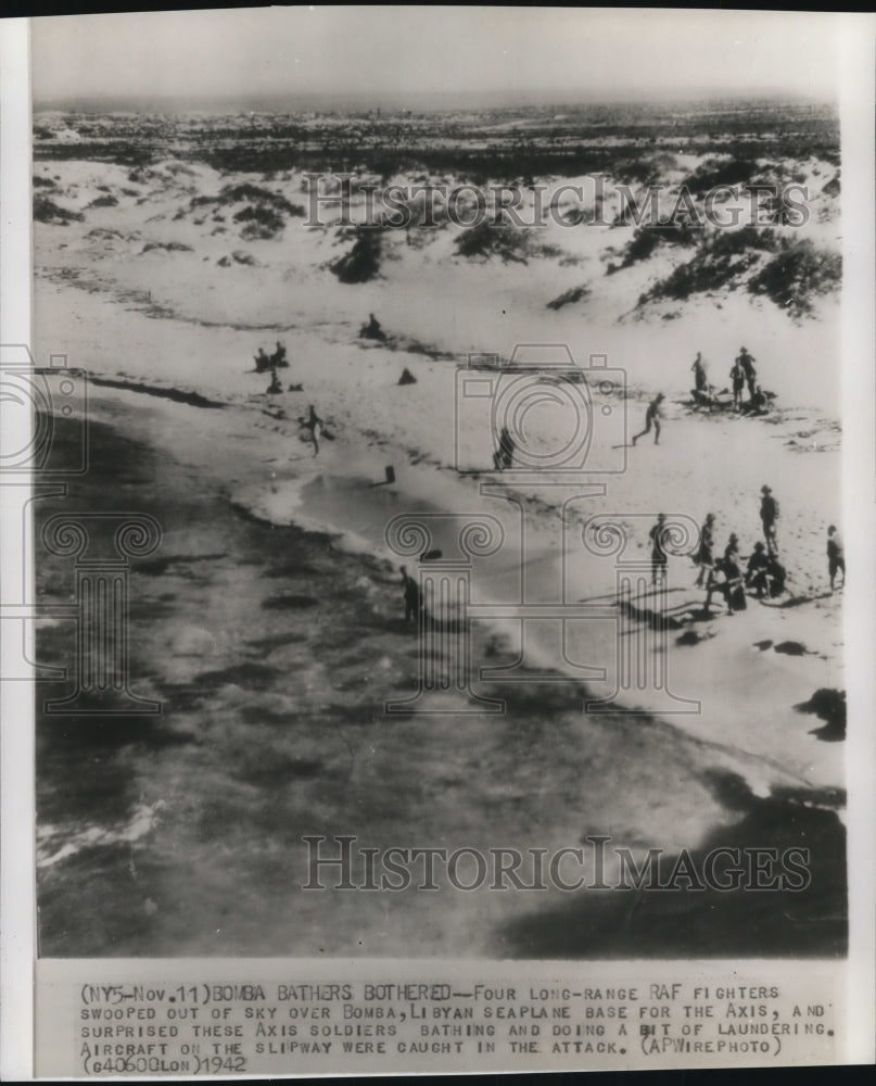 1942 Press Photo Four Long-Range RAF Fighters Swooped Out of the Sky Over Bomba
