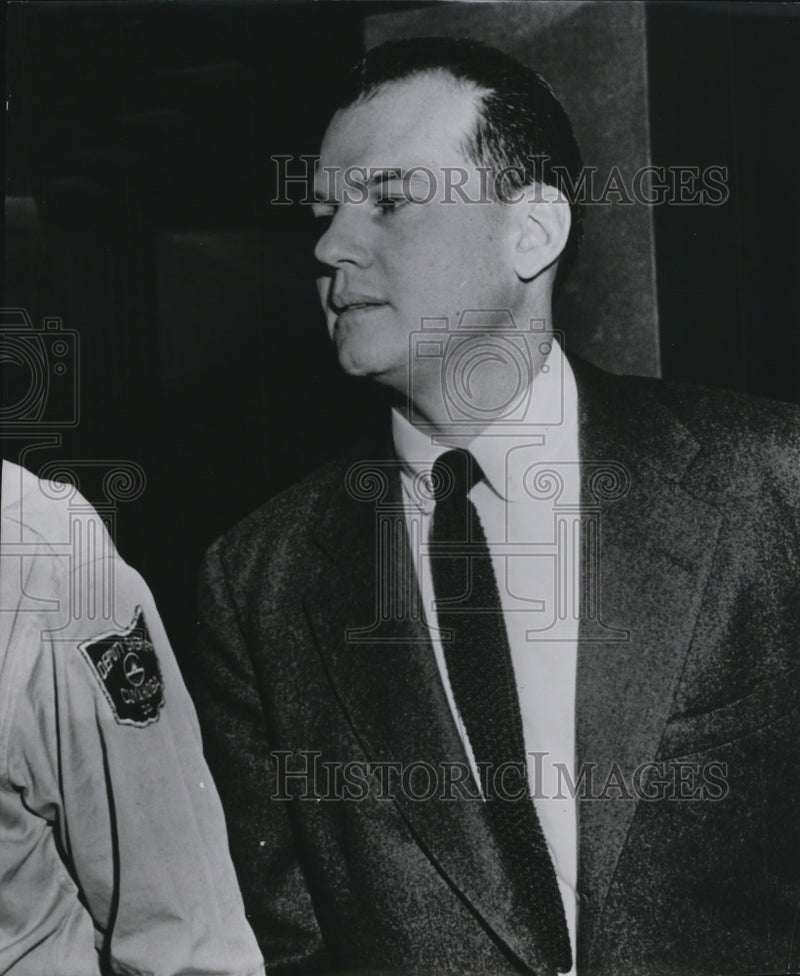 Load image into Gallery viewer, 1954 Press Photo Dr. Samuel Sheppard, a few hours before a jury convicted him
