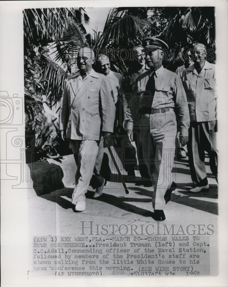 1952 Press Photo Pres Truman & Capt Adell Walk from White House to Conference