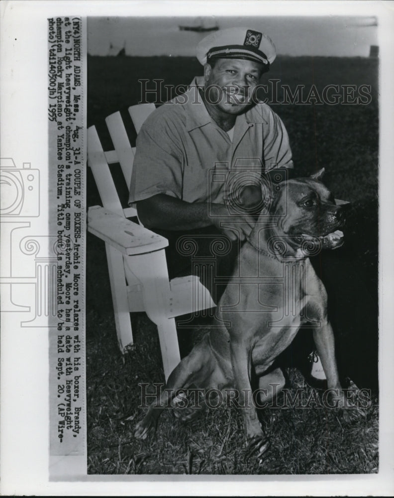 1955 Press Photo Boxer Archie Moore at the Light Heavyweight Training camp- Historic Images