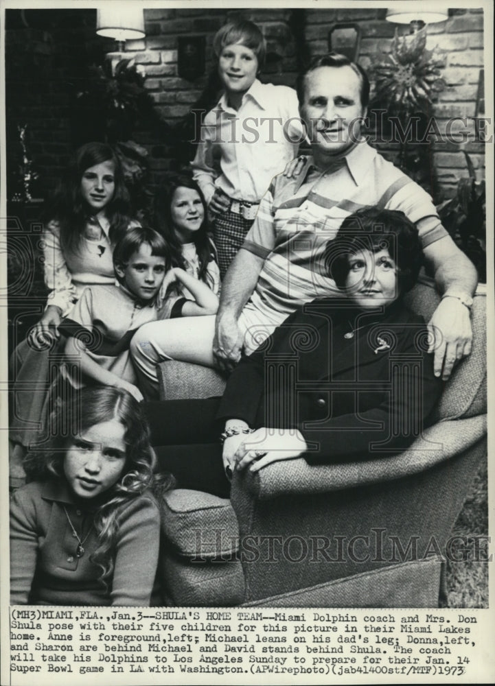 1973 Press Photo Don Shula &amp; Family at Home, Miami, Florida - nef18450- Historic Images