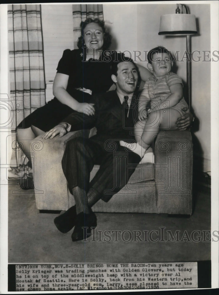 1938 Press Photo Boxer Solly Krieger & Family at Home, New York - nef18605