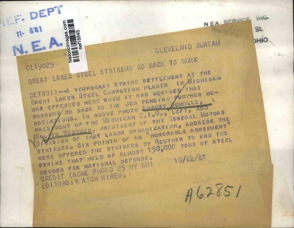 1941 Press Photo August Scholle and Walter Reuther address the Strikers