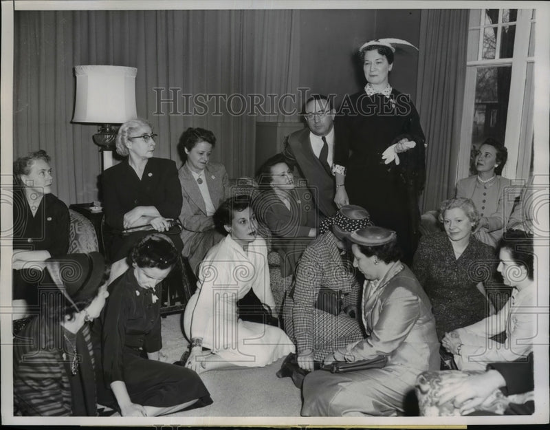 Load image into Gallery viewer, 1954 Press Photo Joseph Meek Listens as His Wife Speaks On His Behalf
