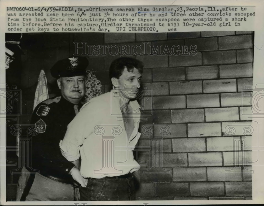 1959 Press Photo Officers Search Elun Girdler After His Arrest From Escaping