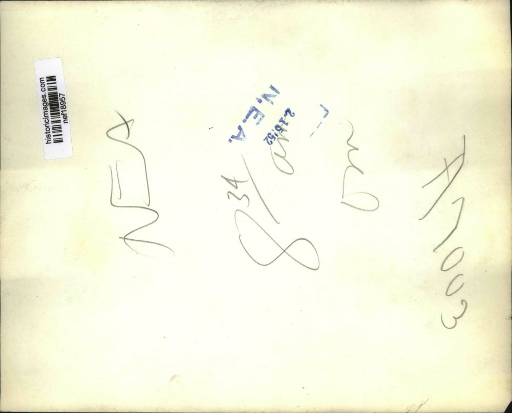 1952 Press Photo At Left Shows Princess Elizabeth With Her Favorite Pet