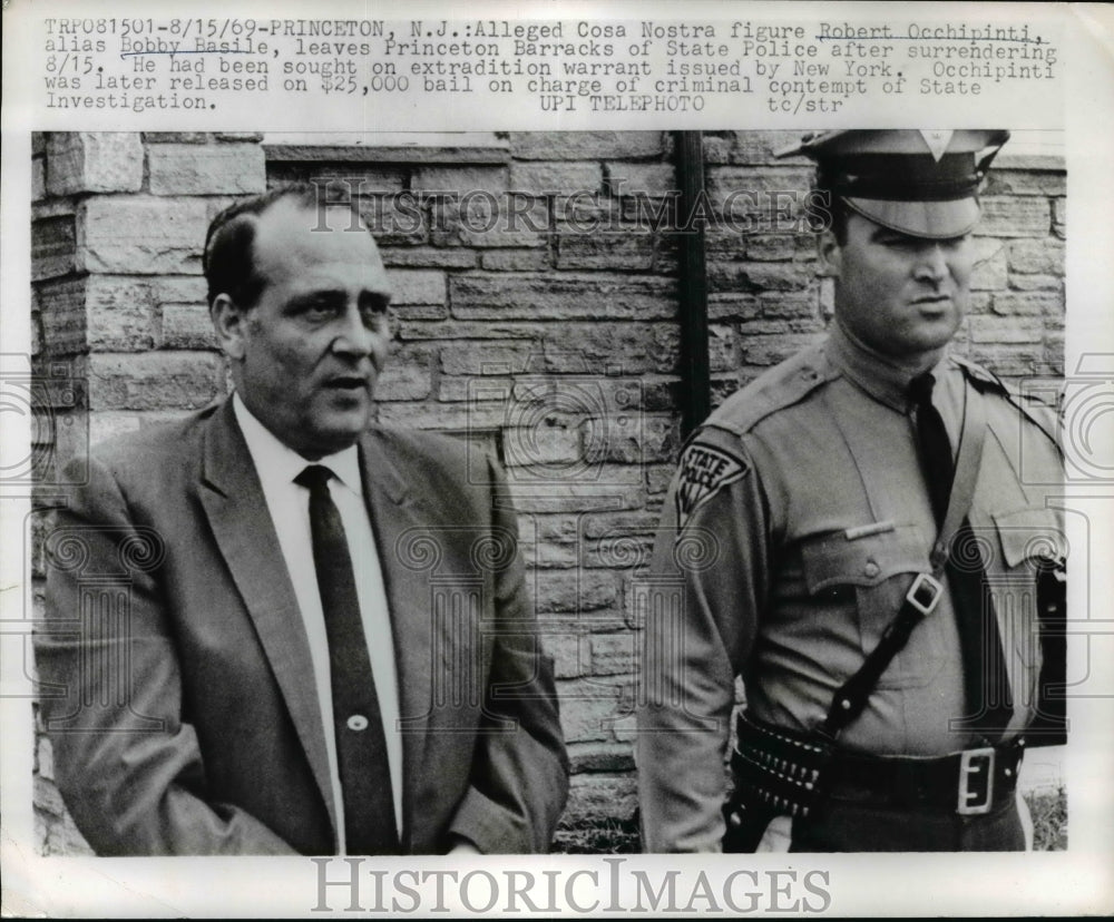 1969 Press Photo Robert Occhipinti aka Bobby Basile Leaving Princeton Barracks