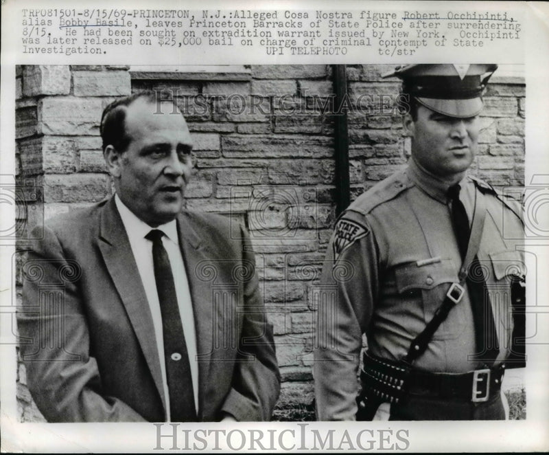 Load image into Gallery viewer, 1969 Press Photo Robert Occhipinti aka Bobby Basile Leaving Princeton Barracks
