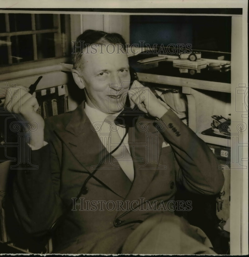 Load image into Gallery viewer, 1953 Press Photo Dr.Allen V,Astin Director of the Bureau of Standards
