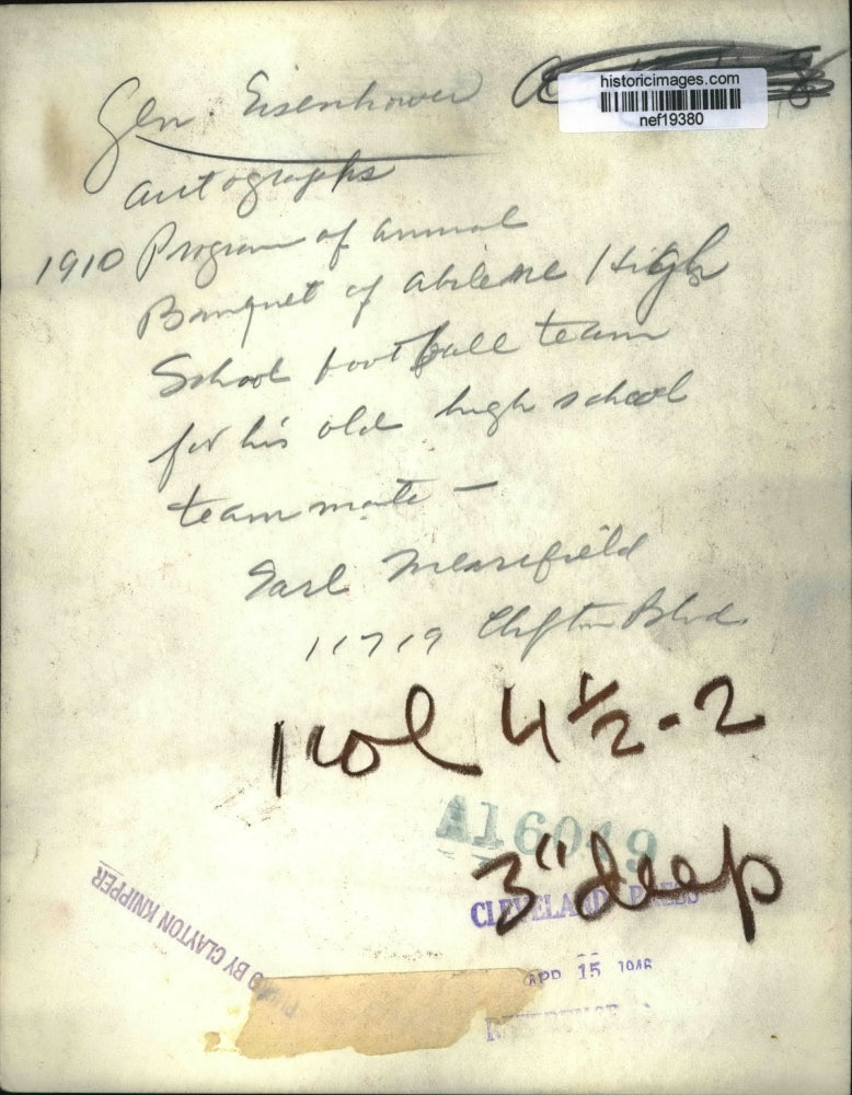 1946 Press Photo Gen Eisenhower Autographs 1920 Program For Teammate