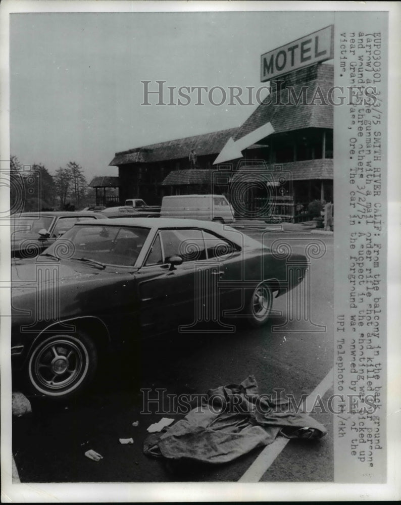 1975 Press Photo Gunman Shot and Killed Four People and Wounded Three