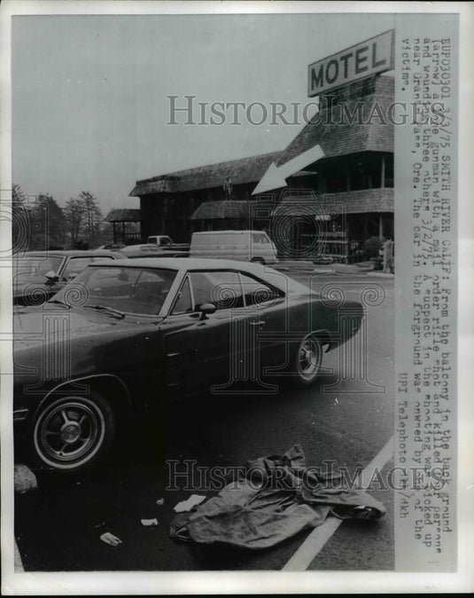 1975 Press Photo Gunman Shot and Killed Four People and Wounded Three