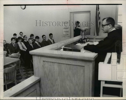 Press Photo 9th Grade Students at Euclid Municipal Court, Ohio - nef19568