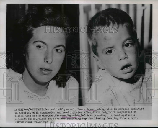 1953 Press Photo Toddler Garry Reynolds & Mother Reynolds, Detroit - nef19579