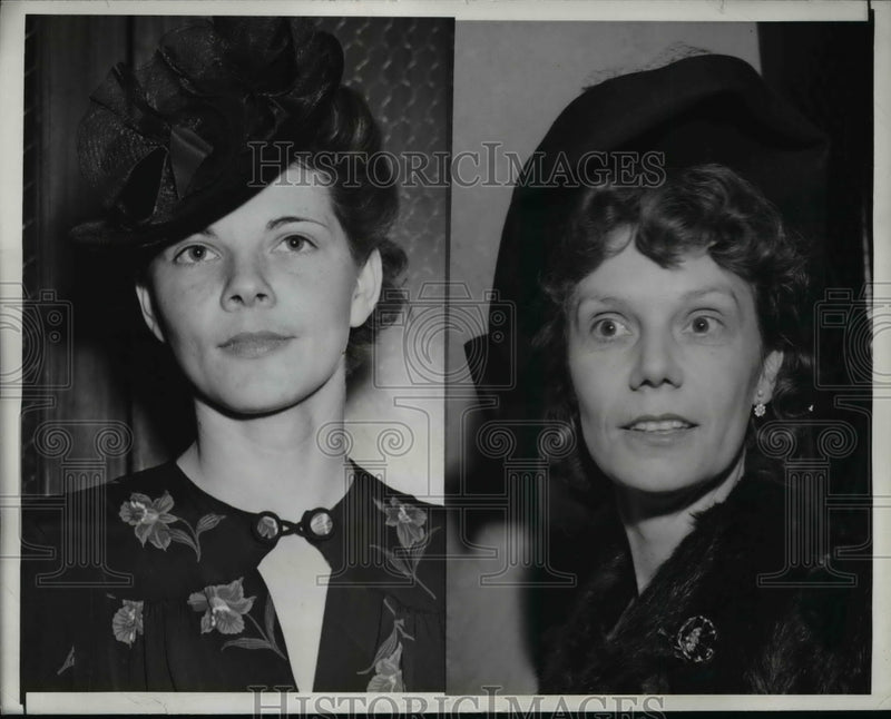 Load image into Gallery viewer, 1943 Press Photo Lorene Boehm, Elaine Forbes - nef19630
