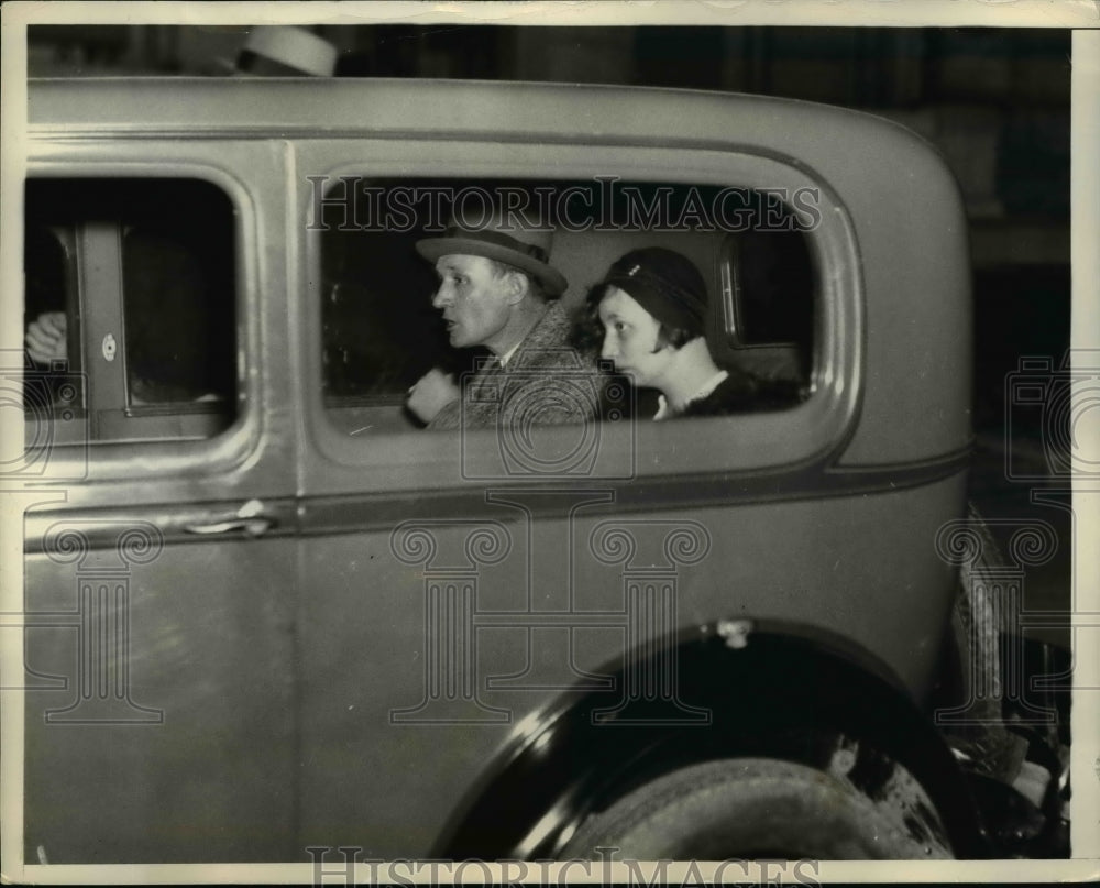 1933 Press Photo Mrs. Jean Fitzgerald says husband was killed by Gas - nef19744