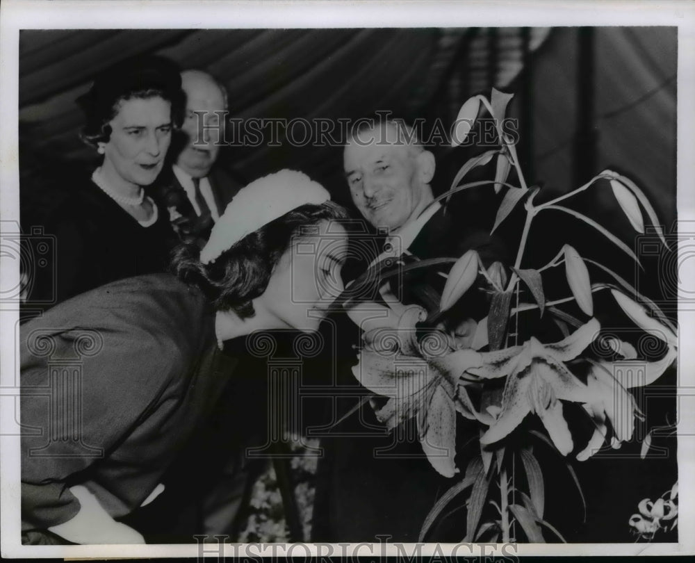 1957 Press Photo Princess Elizabeth of Yugoslavia at Chelsea Flower Show Exhibit