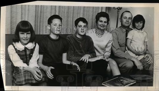 1968 Press Photo Mr. and Mrs. Robert B.Grant and Family - nef19803