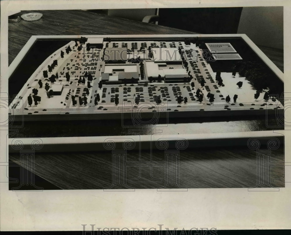1968 Press Photo Strongsville Shopping Center - nef19843