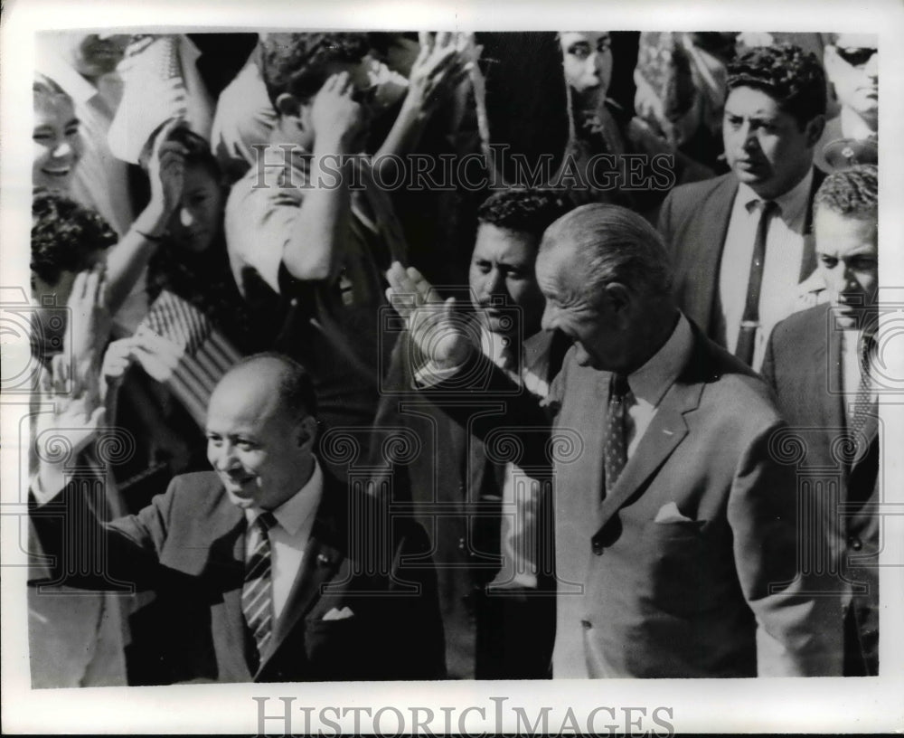 1968 Press Photo Pres.Lyndon Johnson with Pres.Sanchez Hernandez of El Salvador