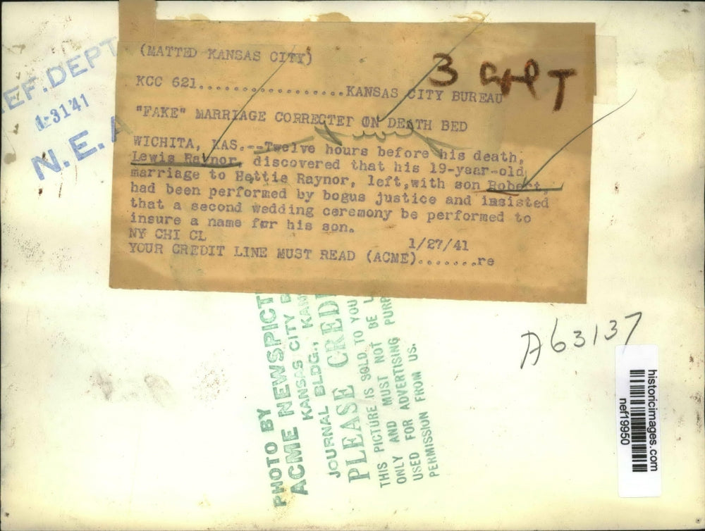 1941 Press Photo Lewis Raynor Family Finds Marriage Fake at Husband's Death