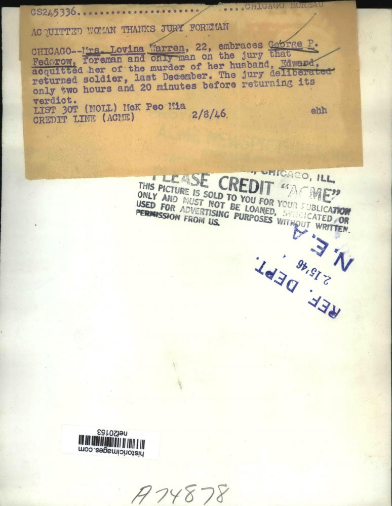 1946 Press Photo Mrs.Lovina Warrena embrace jury that acquitted her husband