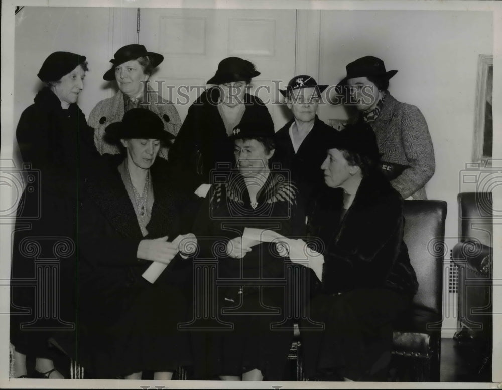 1936 Press Photo Group Representing Committee For People's Mandate To End War
